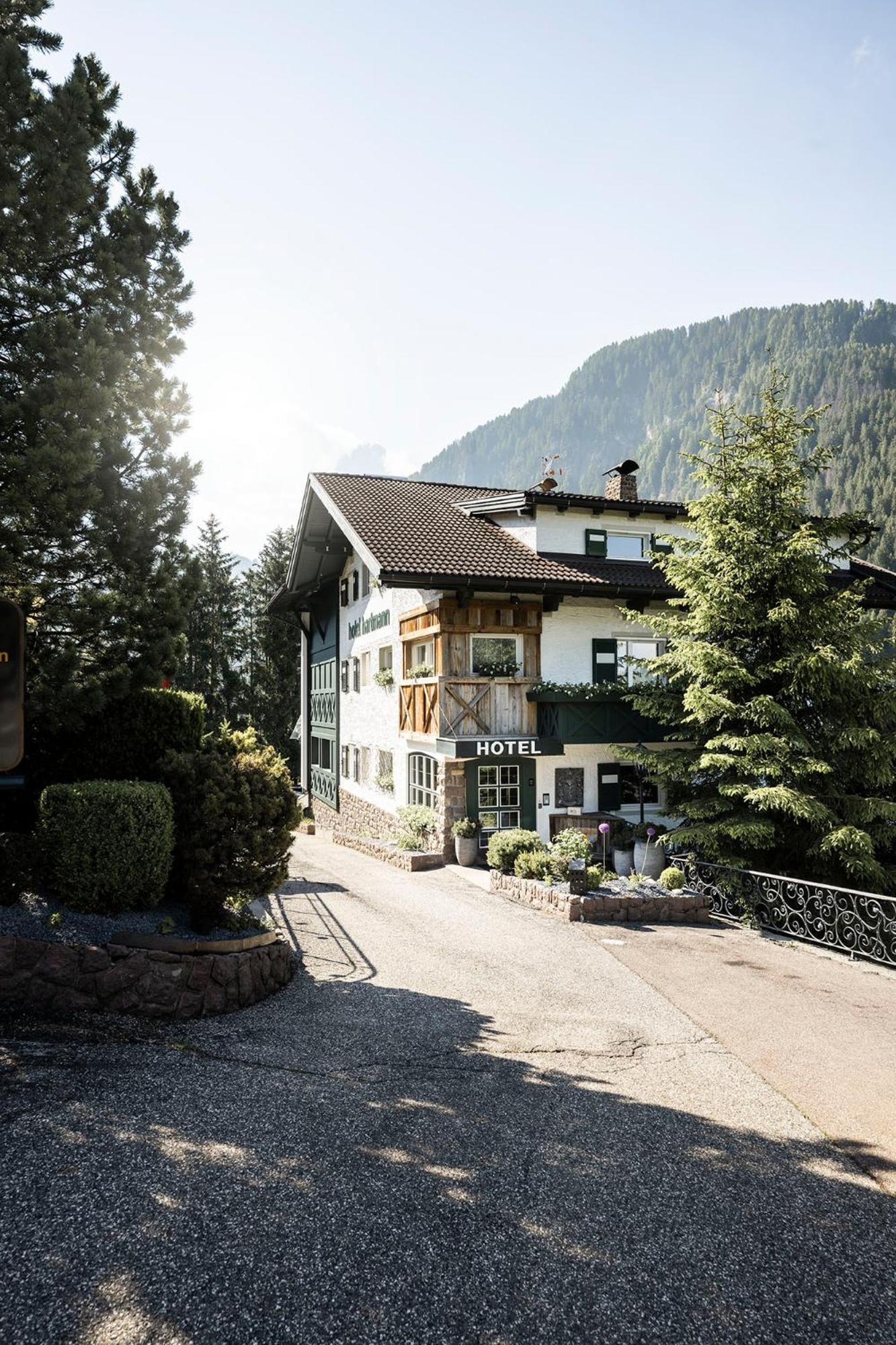 Chalet Hotel Hartmann - Adults Only Ortisei Kültér fotó
